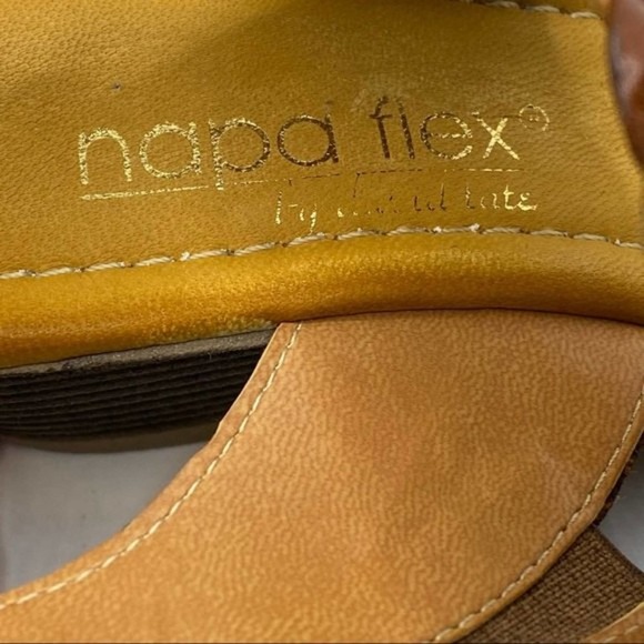 Napa Flex by David Tate Italy Brown Leather Woven Strap Wedge Sandals Size 5.5 - Picture 4 of 7